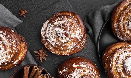 delicious-cinnamon-rolls-in-our-pastry-shop